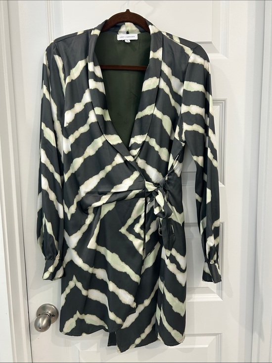 Lost + Wander Dresses & Skirts - Green & Cream Wrap dress